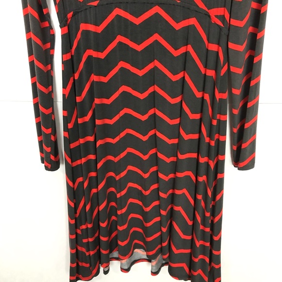EUC MORE of Me Chevron striped maternity dress - Picture 7 of 9